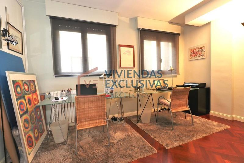 Foto b81873e5-d0c3-4b56-bbae-5e1b792f38f2. Ático  dúplex con 90m de terraza y 2 plazas de pk en calle mallorca en Barcelona