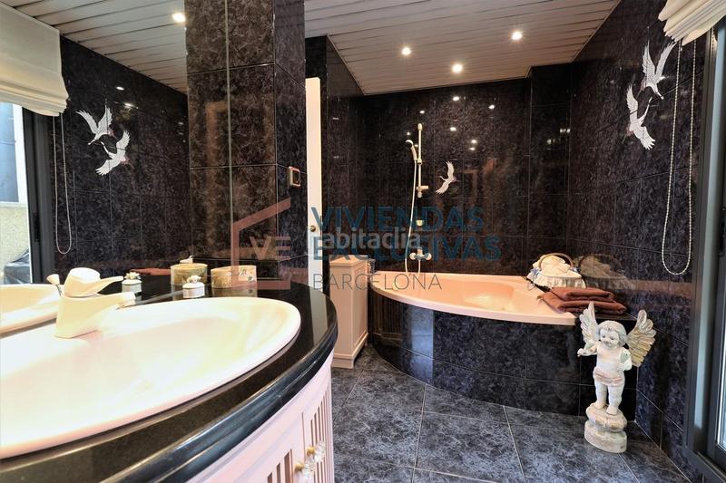 Foto c283e18b-8f6b-4741-8007-ddd548ee731b. Ático  dúplex con 90m de terraza y 2 plazas de pk en calle mallorca en Barcelona