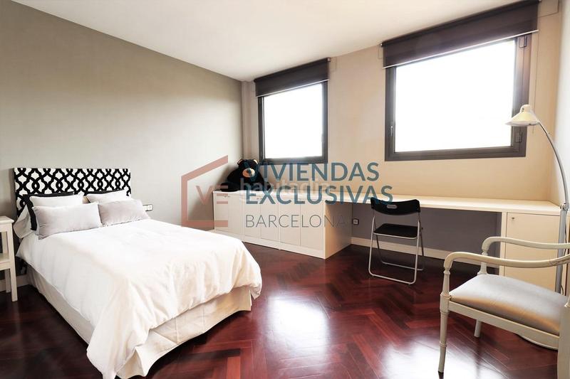 Foto c82b1f22-4a18-454f-9f5e-51d773239f2f. Ático  dúplex con 90m de terraza y 2 plazas de pk en calle mallorca en Barcelona