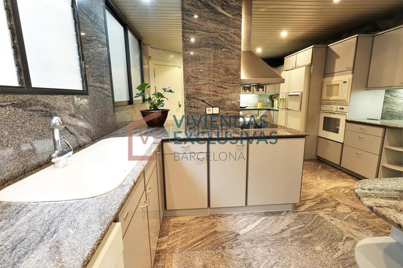 Foto f355146a-85ff-4a05-ba8b-6be4c8abae8c. Ático  dúplex con 90m de terraza y 2 plazas de pk en calle mallorca en Barcelona