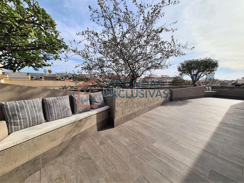 Foto fa35df17-4e21-4067-bb5c-371d968ab4b8. Ático  dúplex con 90m de terraza y 2 plazas de pk en calle mallorca en Barcelona