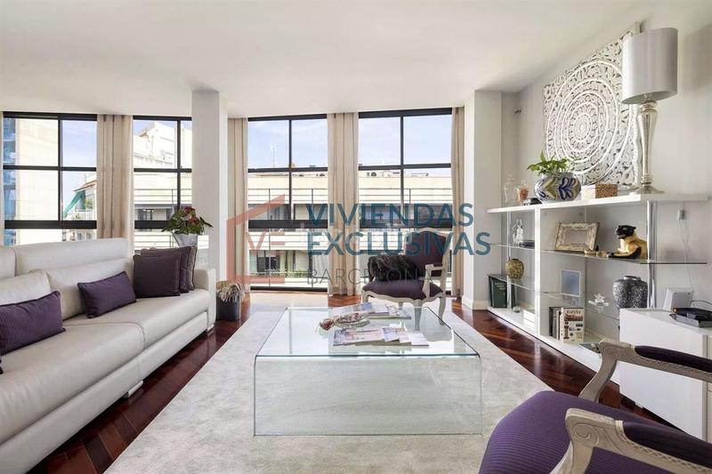 Foto fde24df7-88b5-4e73-9dd0-4b4474dc8ed0. Ático  dúplex con 90m de terraza y 2 plazas de pk en calle mallorca en Barcelona