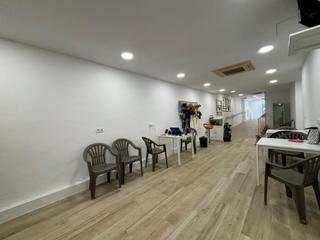 Local Comercial  Carrer de villarroel. Local comercial junto al hospital clinic