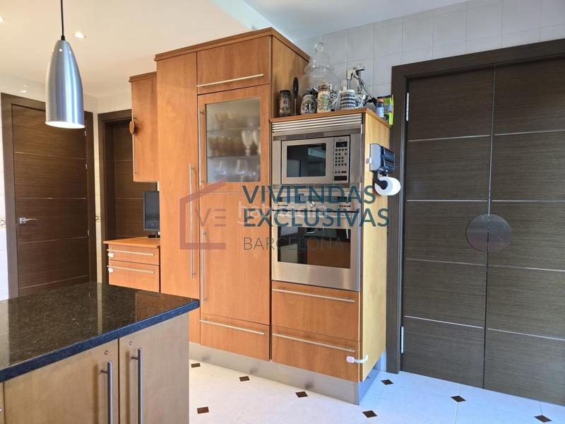 Foto e5dd2745-f2af-4d34-9229-61fbafeed25d. Casa pareada villa de lujo en Sant Feliu de Codines