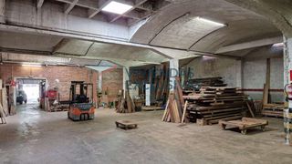 Geschäftsraum  Carrer de llançà. Junto a fira de barcelona local con  auténtico carácter industri