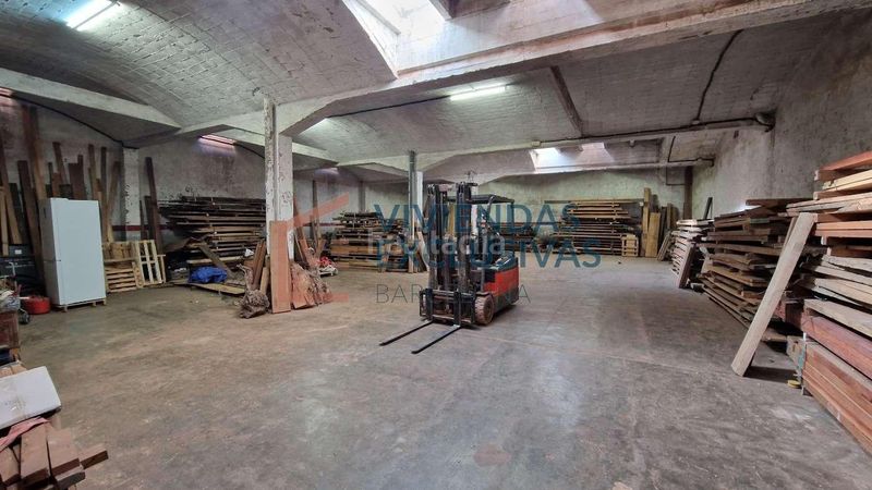 Foto dab48bd5-0102-422a-8ca7-2e3f0dac137b. Local comercial a Sant Antoni Barcelona