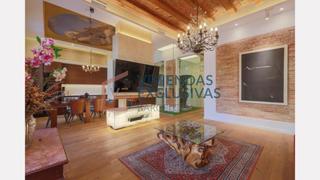 Piso en Ronda de la universitat. Planta principal de lujo en eixample con balcones sobre calle