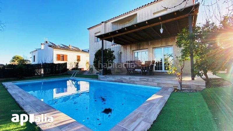 Foto d10993c8-ecc2-4dce-a13e-054ba8a364fc. Chalet con riscaldamento parcheggio piscina in Castellarnau Sabadell