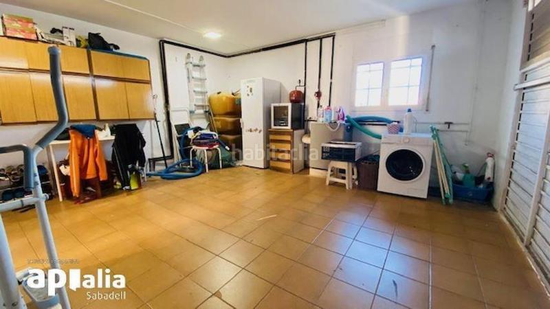 Foto c42729da-3d57-4480-9454-6d0ee32d1132. Xalet amb calefacció aparcament piscina a Castellarnau Sabadell