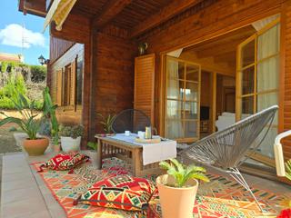 Casa a Canovelles. Casa de madera de estilo nrdico en venta en la exclusiva urbani