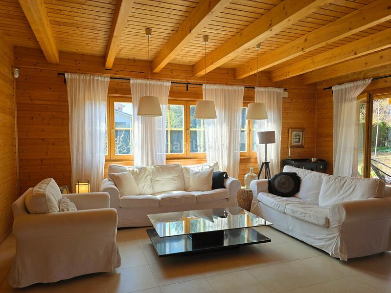 Foto 37a72011-6d94-4f76-b098-405eabe8bb35. Casa  de madera de estilo nórdico en venta en la exclusiva urbanización de can duran, en Canovelles