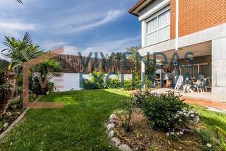 Chalet  Carrer de john lennon