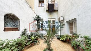 Pis  Carrer de la blanqueria. En el casco antiguo y en finca de gran valor patrimonial con car