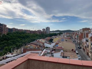 tic  Rambla de sant joan. Atico con terraza en finca sin ascensor badalona