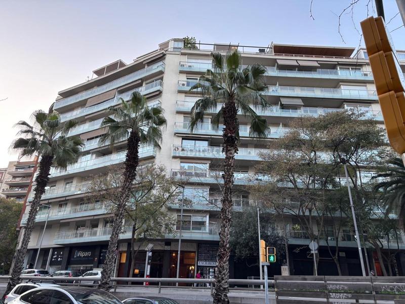 Foto eb17e80f-e2c6-46e9-bb04-2003e38be72e. Attico con riscaldamento parcheggio in Putget - Farró Barcelona
