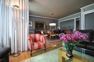 Penthouse  Ronda general mitre