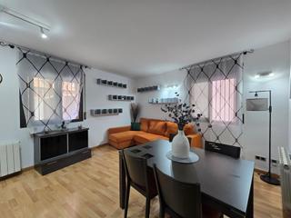 Planta baja en Centre. Encantador piso en venta finca seminueva de 2005, parking opcion