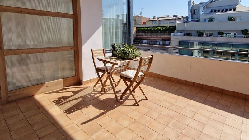 Foto 9caf0443-b5b7-45f8-8bce-e5921ce5ddd6. Àtic amb calefacció a Vila de Gràcia Barcelona