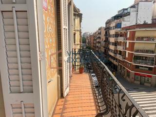 Pis  Carrer nou de la rambla. Soleado con terraza en nou de la rambla