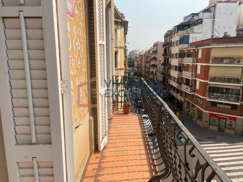 Foto 6103a804-955f-4fcb-8566-0e04bb4fa18f. Piso soleado con terraza en nou de la rambla en El Poble Sec - Parc de Montjuïc Barcelona
