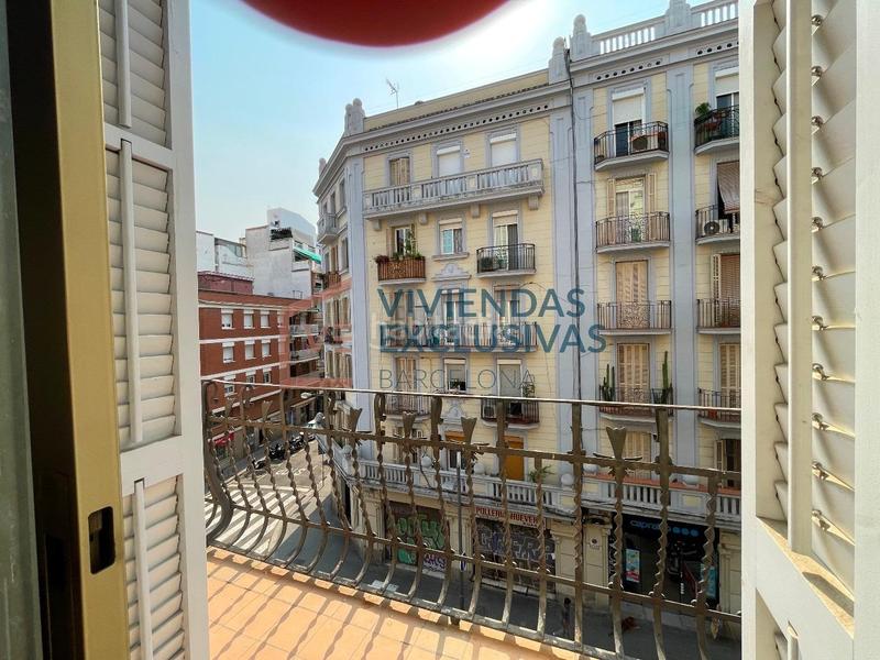 Foto 689608ea-b3ea-4265-9dff-4690ad63886c. Piso soleado con terraza en nou de la rambla en El Poble Sec - Parc de Montjuïc Barcelona