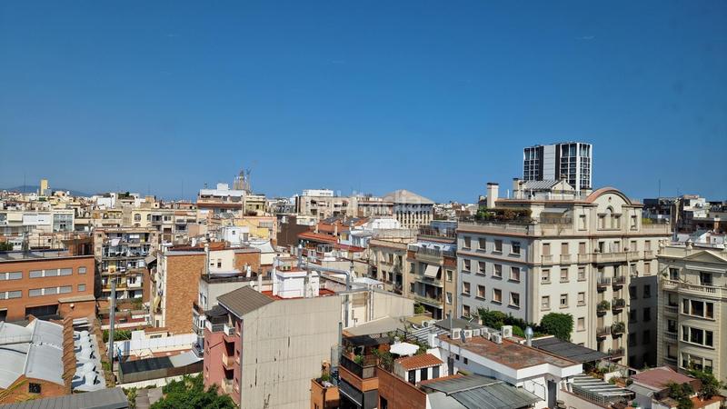 Foto aed506e6-61f9-4358-a98d-8900c83edd39. Dachwohnung in calle comte salvatierra in Vila de Gràcia Barcelona