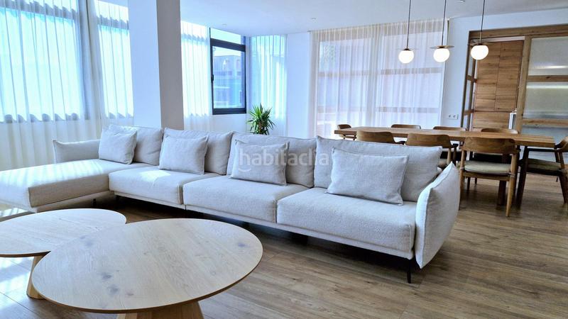 Foto c64b7aa4-bfbf-4cba-8f99-032a36cd9f38. Dachwohnung in calle comte salvatierra in Vila de Gràcia Barcelona