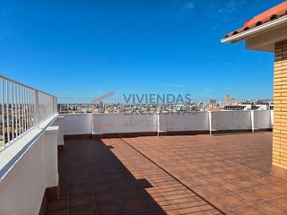 Penthouse  Carretera de collblanc. Ático dúplex y esquinero con vistas panorámicas en les corts