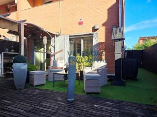 Doppelhaus  Carrer de pere rovira. Tu hogar en sant andreu de la barca amplitud, luz y un entorno p