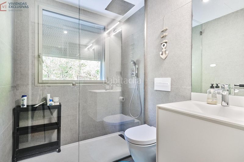 Foto 3f9ca8e1-9c55-4d49-b9bc-213676f769a4. Casa amb calefacció aparcament piscina a Sarrià Barcelona