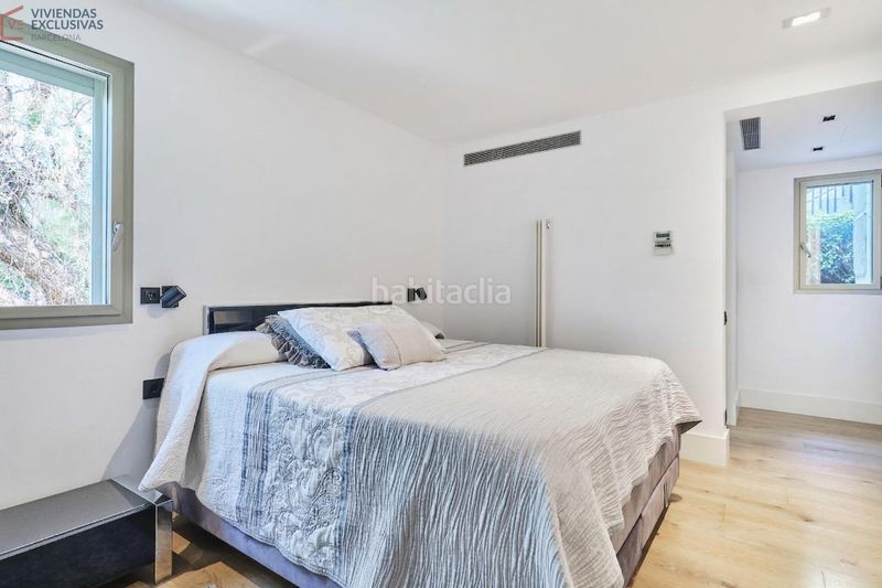 Foto edc1a0b8-4db4-471a-962a-2bfbae75e94a. Casa amb calefacció aparcament piscina a Sarrià Barcelona