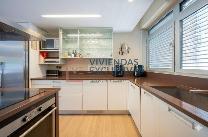 Foto 1e6a8deb-6300-4f8d-b1a1-2f6b1440d9e4. Casa amb calefacció aparcament a Sant Gervasi - Bonanova Barcelona