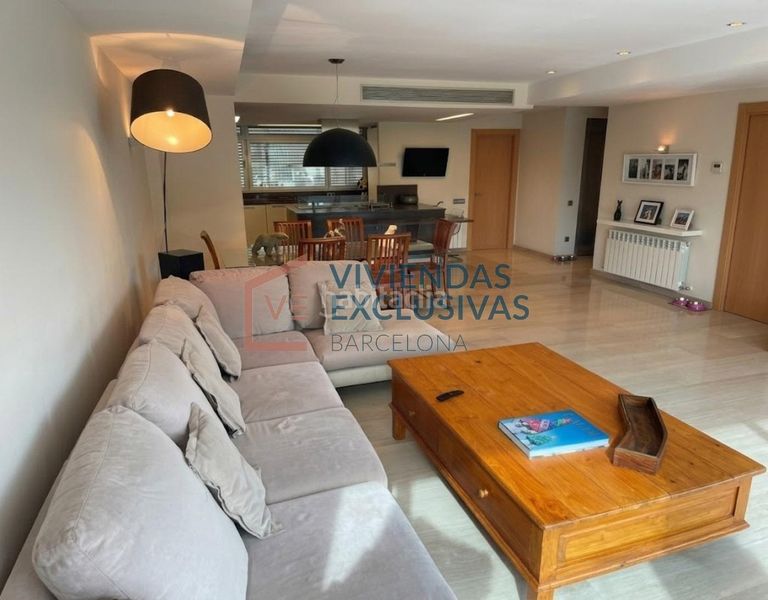 Foto f58a6a63-974b-4ebd-b6b9-9615e1ad230a. Casa amb calefacció aparcament a Sant Gervasi - Bonanova Barcelona