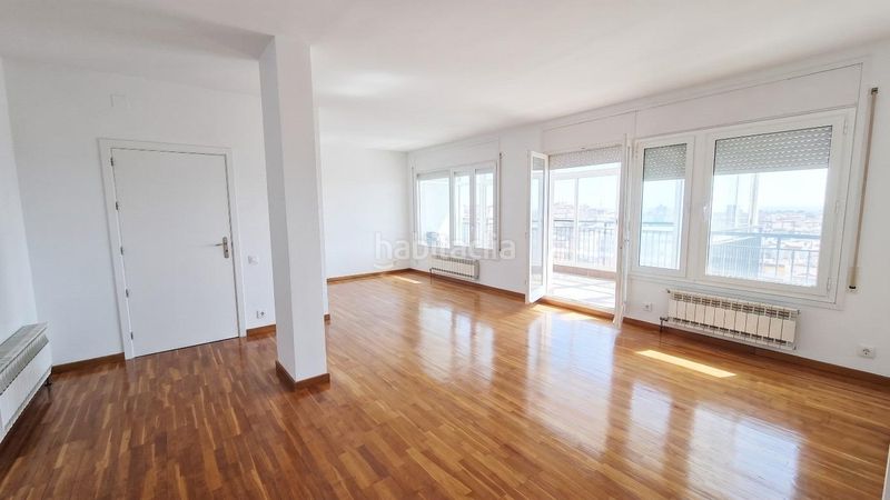 Foto 554fa98b-b9da-4e55-aff6-19ca7701958a. Àtic amb aparcament a Putget - Farró Barcelona