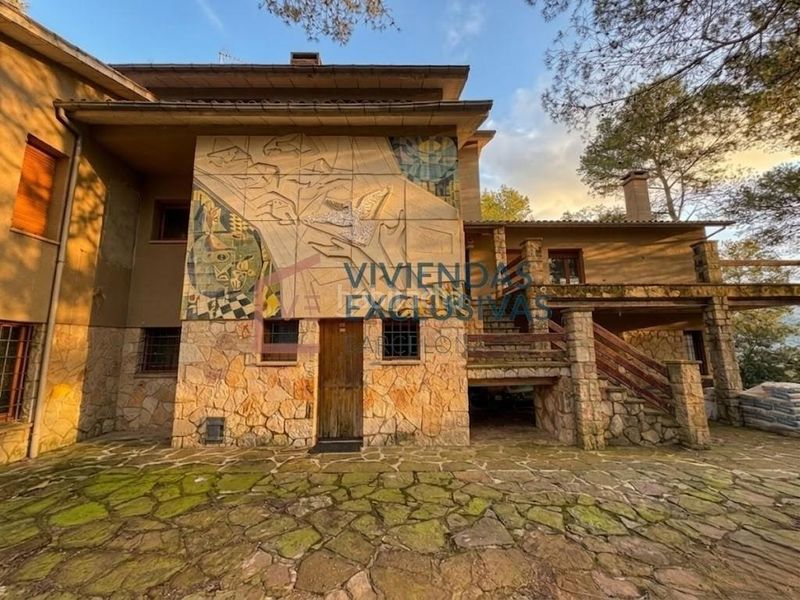 Foto da90d1dd-2c8f-4ef9-b6bb-7c8eeb02976f. Casa amb aparcament a Seva
