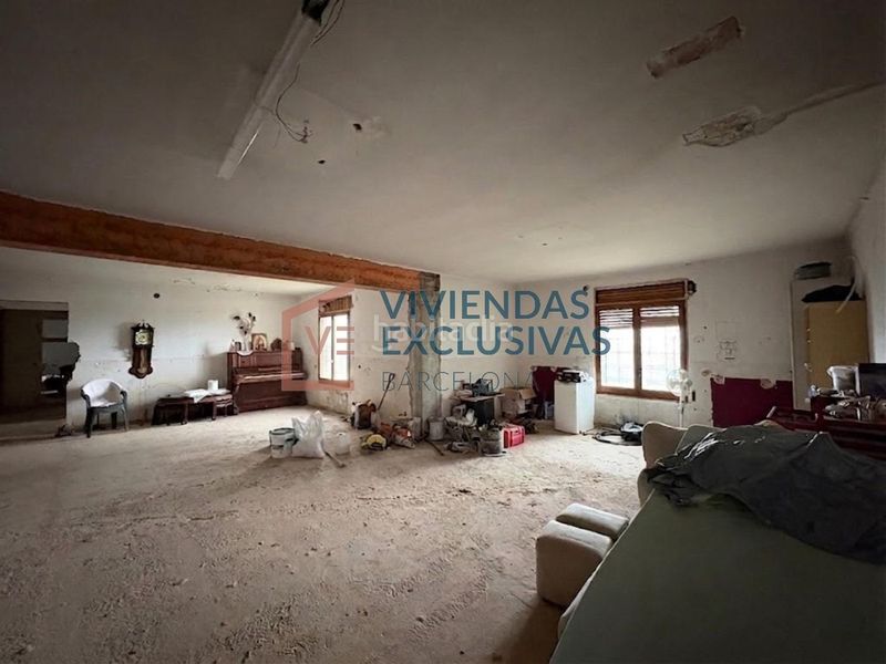 Foto ed7f3a75-d2af-4001-8c75-2930a3c3f40d. Casa amb aparcament a Seva
