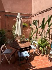 Pis  Calle del forn de la fonda. Charming renovated apartment with private terrace in the heart o