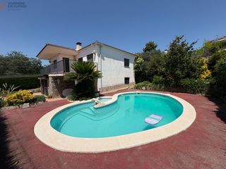 Haus  Avenida de 1415 de caldes a granollers. Unifamiliar con piscina en caldes de montbui