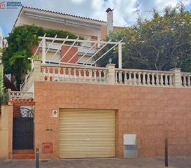 Haus  Carrer de balmes. Casa  en calle balmes  la miranda de sant just desvern