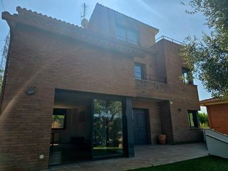 Casa a Els Avets-Can Serrafossà-Ximelis. Chalet en els avets rubí 239 m2 construidos, luz natural, vistas