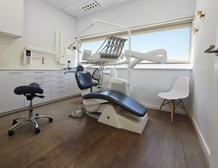 Local Comercial  De la torre blanca. Excelente localconsultorio médico en policlinic torreblanca, san