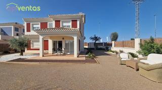 Xalet a Purias. Urbanización jardines del almenara
