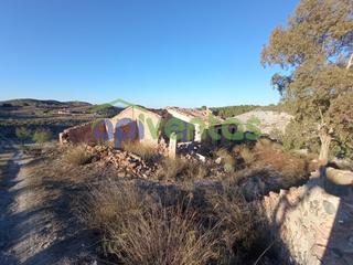 Casa a Purias. Casa para restaurar con 25 hectáreas de monte