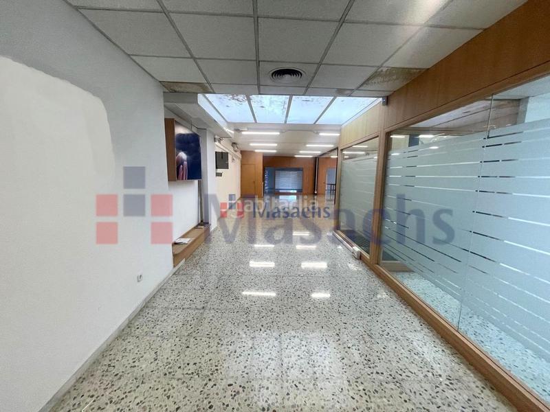 Foto b7395b3b-70fa-40f4-b958-c69cc78ac663. Miete büro in Barri del Centre Terrassa