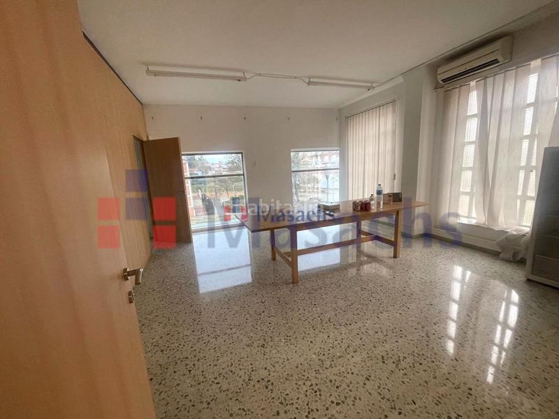 Foto d3b746a8-4214-405a-b51d-49b27ba1c69f. Miete büro in Barri del Centre Terrassa