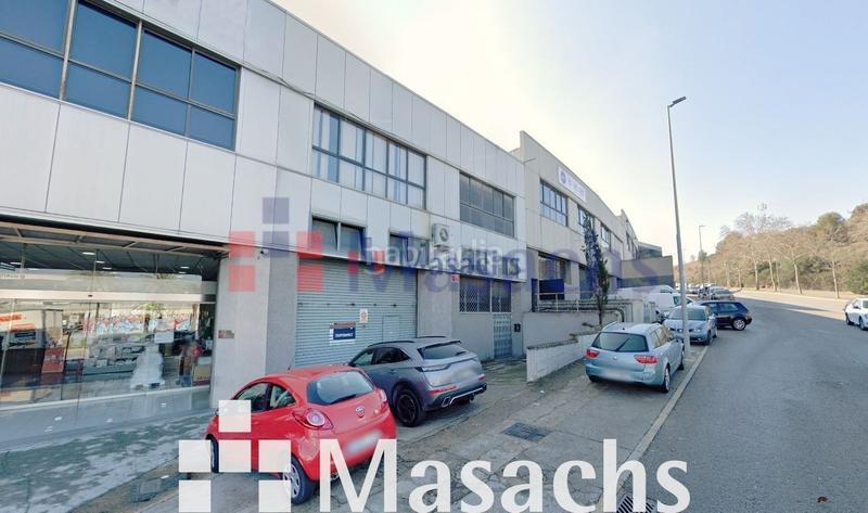 Foto 06e87a06-6975-4d32-87f6-996177fca9c6. Bâtiment à usage industriel dans Can Parellada Terrassa