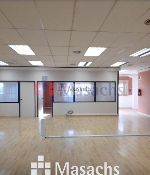 Foto 78683db0-0ccc-45fc-a535-eeb9d2235b28. Bâtiment à usage industriel dans Can Parellada Terrassa