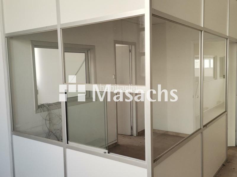 Foto 38778649-abc0-4451-a820-12c02c370710. Rent industrial building in Segle XX Terrassa