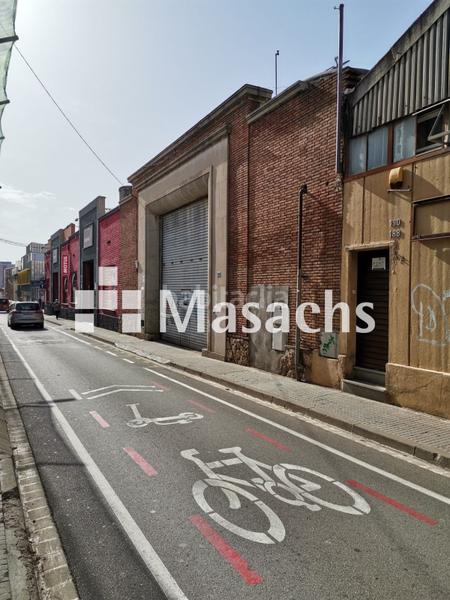 Foto cb7a372e-3a4d-4ece-bbb6-94ae89a0ec22. Rent industrial building in Segle XX Terrassa