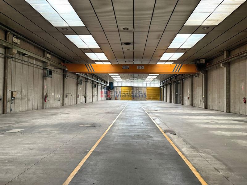 Foto 073c2e7f-1712-45a8-9828-8bd8ec45f215. Industrial building in Polígon Industrial Santa Margarida Terrassa